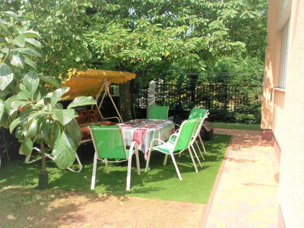 Big Apartman Hajdúszoboszló Buitenkant foto