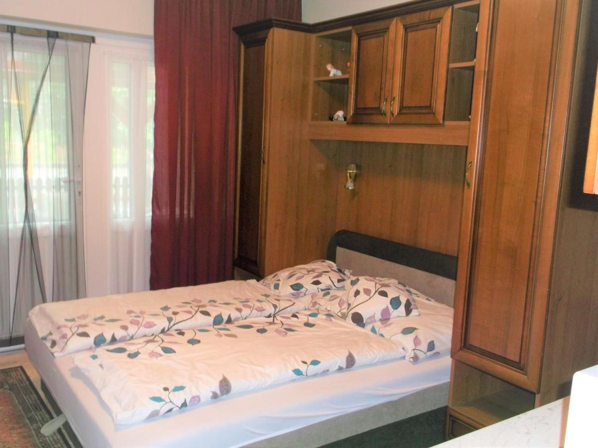 Big Apartman Hajdúszoboszló Buitenkant foto