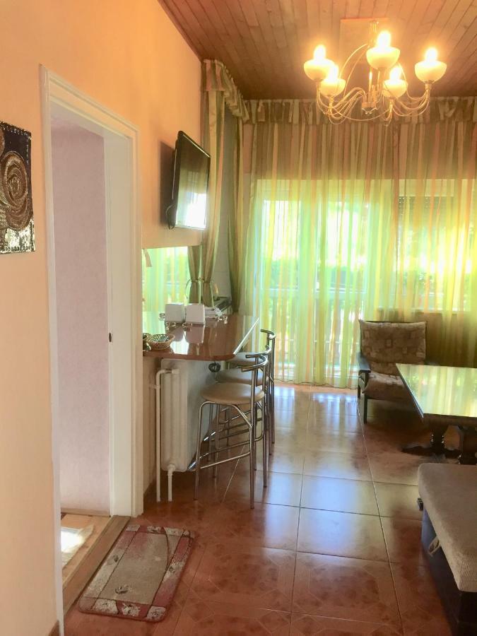 Big Apartman Hajdúszoboszló Buitenkant foto